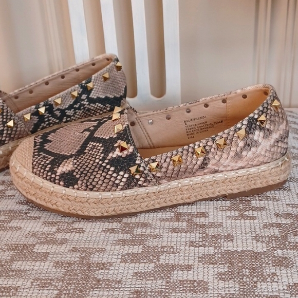 STEVEN by Steve Madden Snake Print  Jute Platform Gold Spiked Slip-on Shoes. - Picture 4 of 9